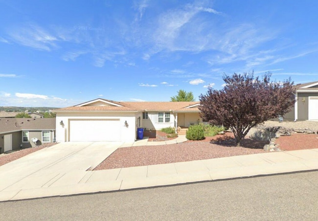 property at 1124 Louie St