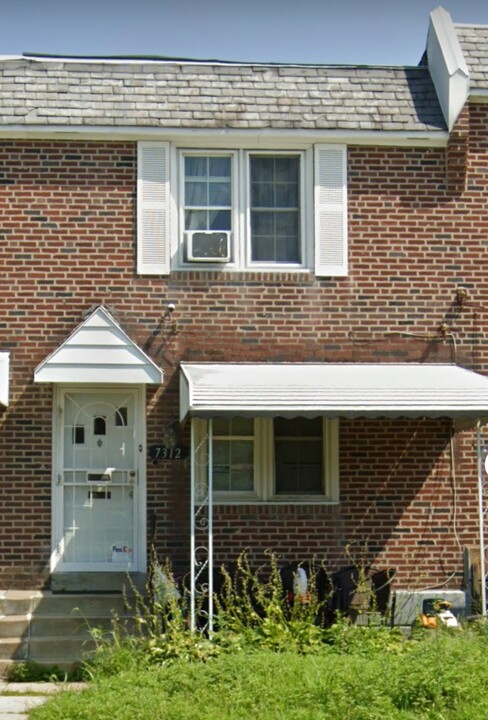 7312 Woodbine Ave in Philadelphia, PA - Building Photo