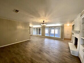 2134 52nd St in Lubbock, TX - Building Photo - Building Photo