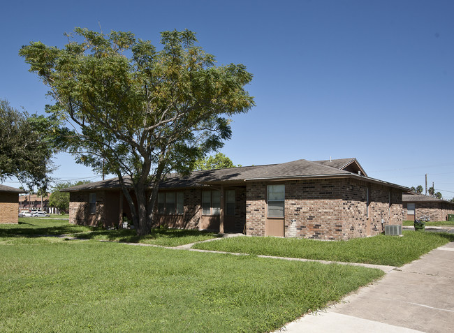 Las Brisas in Brownsville, TX - Building Photo - Building Photo