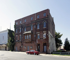 1800-1808 Ridge Ave Apartments