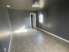 621 Nowahy Ave in Clinton, OK - Building Photo - Building Photo