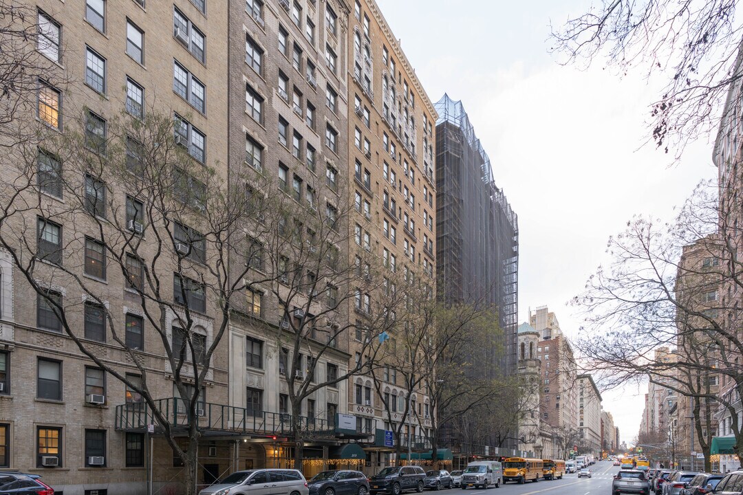 303-305 W 86th St in New York, NY - Building Photo