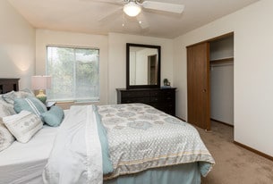 Hamlet Apartments in West Des Moines, IA - Building Photo