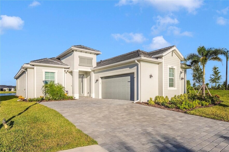 17697 Santorini Ct, Unit Apt. 319 in Venice, FL - Building Photo