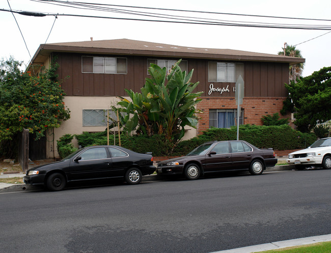 12247 Grevillea Ave in Hawthorne, CA - Foto de edificio - Building Photo