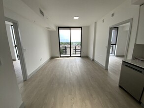 20520 NW 20th Ct, Unit B8 in Miami Gardens, FL - Foto de edificio - Building Photo