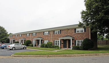 Spring Road Apartments in Williamsburg, VA - Building Photo - Building Photo