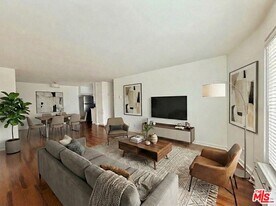 5805 W 8th St in Los Angeles, CA - Building Photo