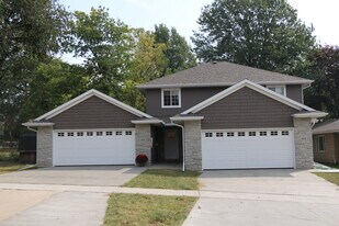 1820 Olive St in Cedar Falls, IA - Building Photo