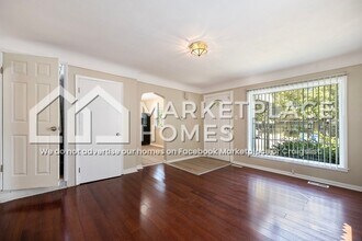 8212 Timken Ave in Warren, MI - Building Photo - Building Photo