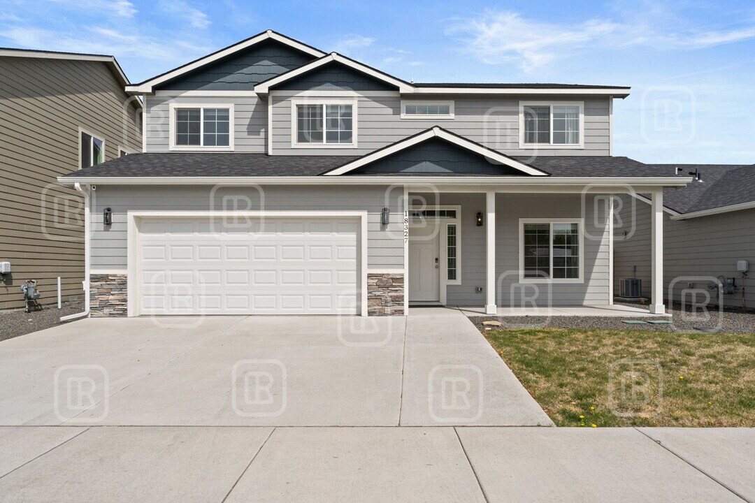 18327 E 2nd Ave in Spokane Valley, WA - Building Photo