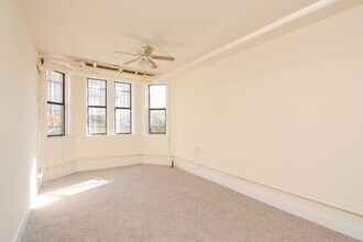 1542 N Kedzie Ave, Unit NG in Chicago, IL - Foto de edificio - Building Photo