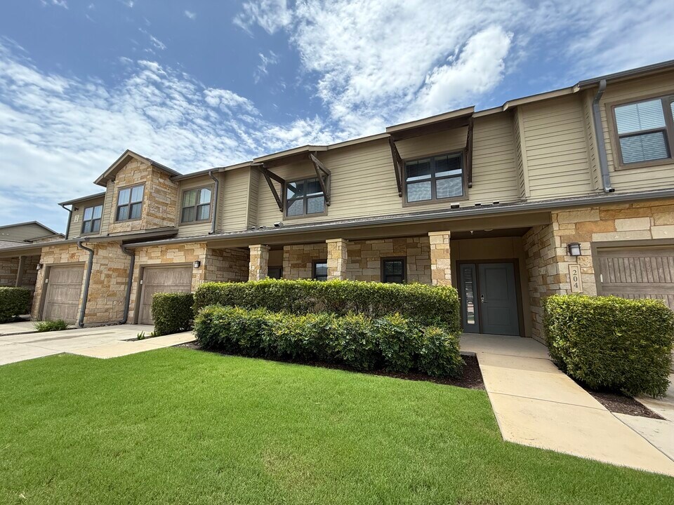 3144 Gorge Way in Canyon Lake, TX - Foto de edificio