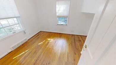 910 Sylvan Ave in Ann Arbor, MI - Building Photo - Building Photo