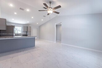 2004 Rosa Ct in Lehigh Acres, FL - Building Photo - Building Photo