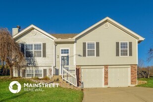 1222 SW Windcrest Ct in Grain Valley, MO - Building Photo