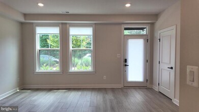 12853 Milling Stone Terrace in Herndon, VA - Building Photo - Building Photo