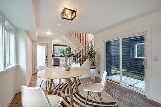 Brand new Portsmouth home steps from Colum in Portland, OR - Foto de edificio - Building Photo