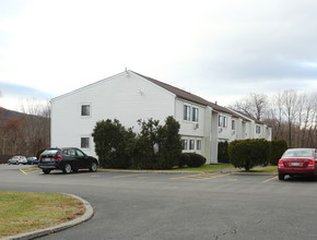 Mountain View Knolls in Fishkill, NY - Building Photo - Building Photo