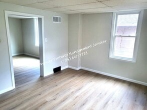 1423 Beaver Rd in Ambridge, PA - Foto de edificio - Building Photo