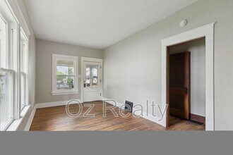2027 Berkshire Pl in Toledo, OH - Building Photo - Building Photo