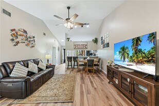 5857 Rattlesnake Hammock Rd in Naples, FL - Building Photo