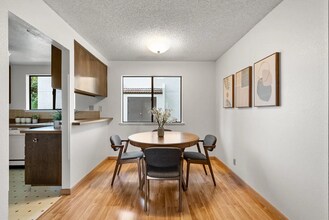 999 Evelyn Terrace W in Sunnyvale, CA - Building Photo - Building Photo