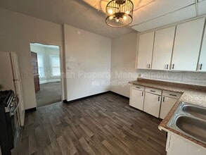 802-806 W Cedar St in Kalamazoo, MI - Building Photo - Building Photo