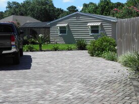 402 Marlowe Dr in Fort Walton Beach, FL - Building Photo