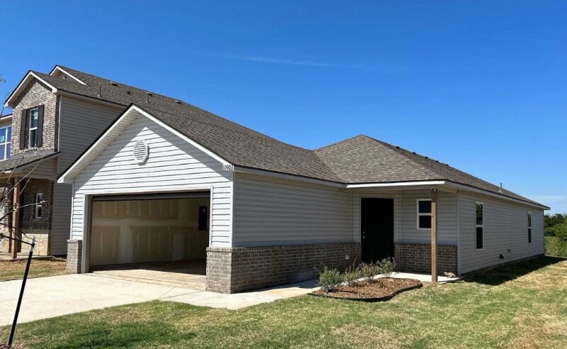 11901 KAMERON Wy in Yukon, OK - Building Photo