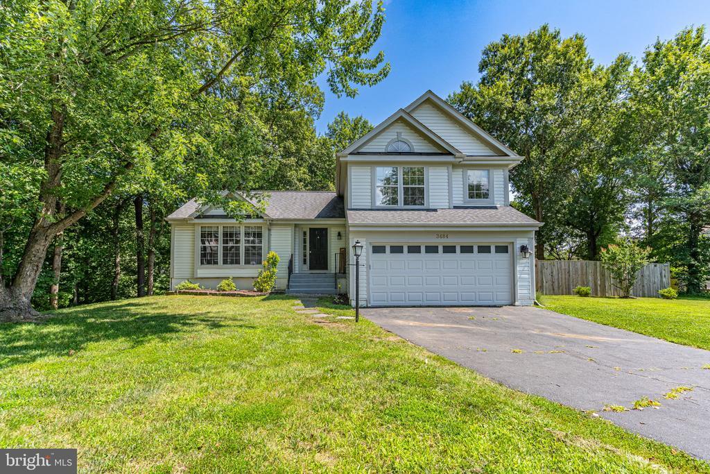 3484 Lacrosse Ct in Woodbridge, VA - Foto de edificio