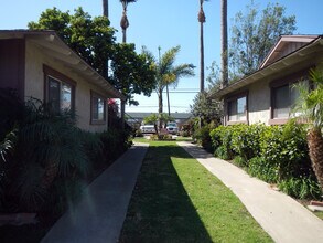 16171 Ganges Lane #3, Huntington Beach, CA 92647, Unit Townhome Style in Huntington Beach, CA - Foto de edificio - Building Photo