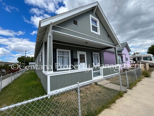 property at 1100 E 4th St