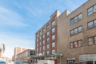 57 Jay St in Brooklyn, NY - Foto de edificio - Building Photo