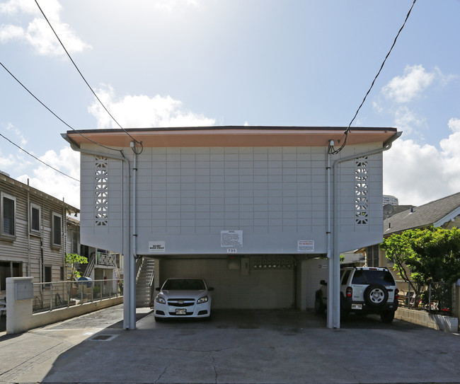 735 Pumehana St in Honolulu, HI - Building Photo - Building Photo