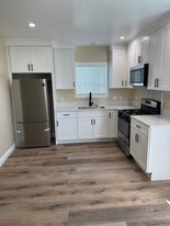 10105 1/2 Laurel Canyon Blvd, Unit 10105 1.5 in Los Angeles, CA - Building Photo