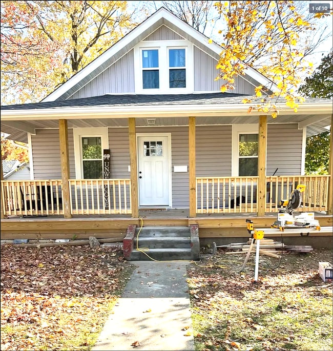 property at 1032 N Middle St