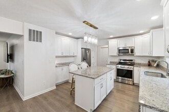 1815 Bainsbridge St in Howell, MI - Building Photo - Building Photo