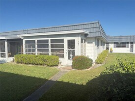 205 Andover Pl N in Sun City Center, FL - Building Photo