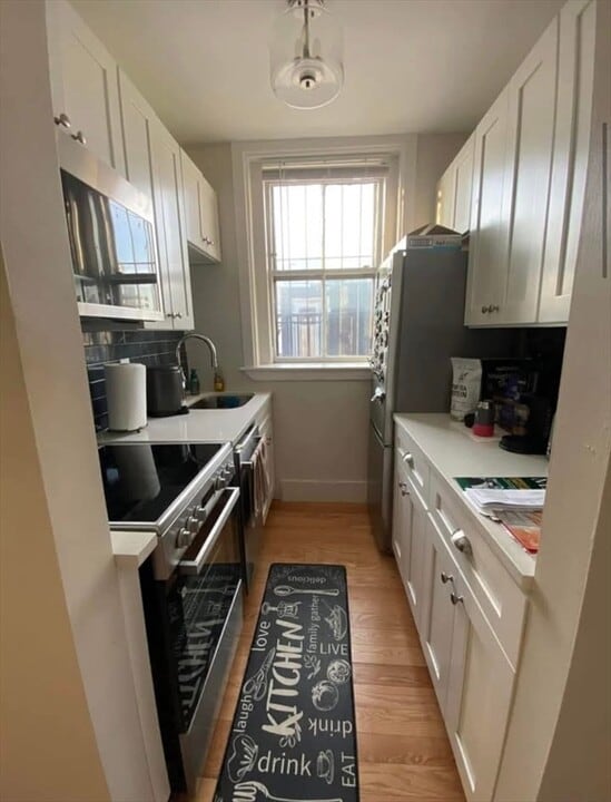 35 Grove St in Boston, MA - Building Photo