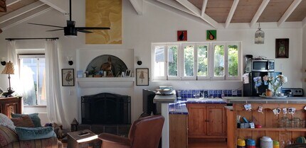 31839 Hedge Ln in Laguna Beach, CA - Building Photo - Building Photo