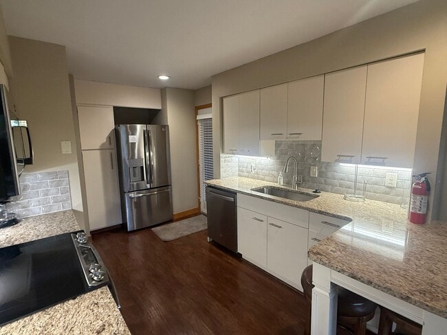 2696 Lakeshore Rd in Gilford, NH - Building Photo - Building Photo