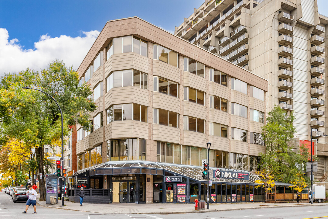 405 Sherbrooke Rue E in Montréal, QC - Building Photo