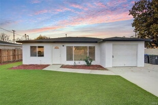 5522 Silver Dr in Santa Ana, CA - Building Photo