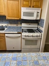 280 Gardner Ave in New London, CT - Building Photo - Building Photo