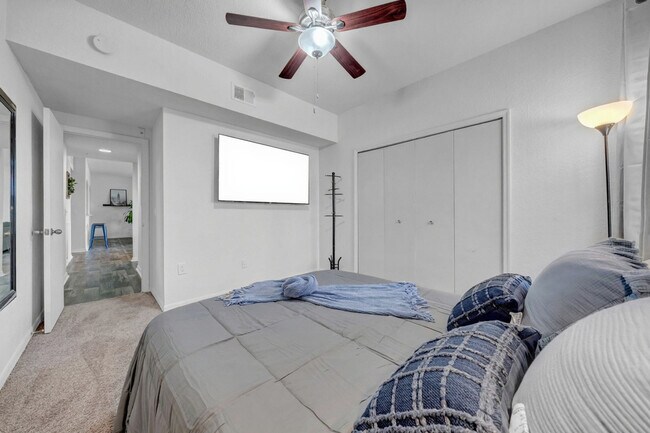 7607 Southern Brook Bend in Tampa, FL - Building Photo - Building Photo