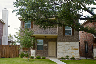 Mammen Park Estates in Irving, TX - Building Photo - Building Photo