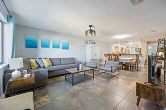 280 S Atlantic Ave in Cocoa Beach, FL - Building Photo - Building Photo