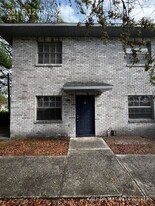 801 E 120th Ave in Tampa, FL - Building Photo